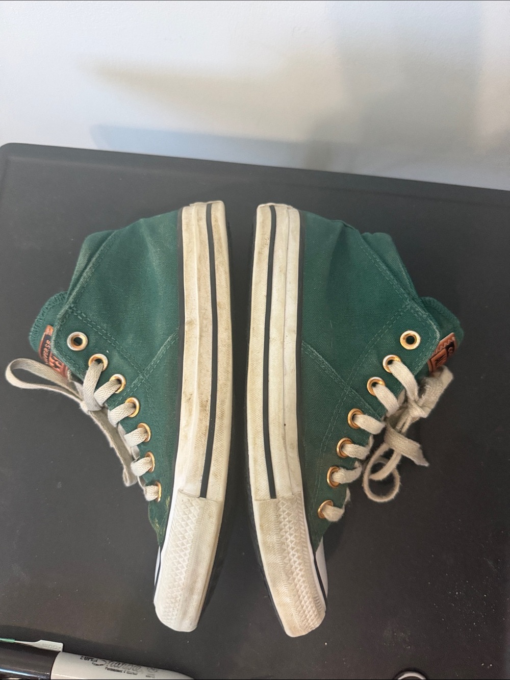 Converse Women’s Size 7 Green High-Top Chuck Taylor Sneakers - Picture 6 of 7